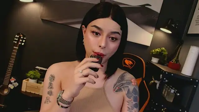 LUNACOCKSLAYER online show from November 26, 2025, 9:15 pm