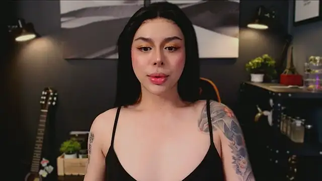 LUNACOCKSLAYER online show from November 14, 2025, 2:32 pm