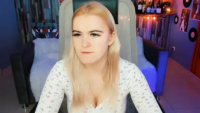 Stef Nicks online show from February 1, 2026, 7:39 am