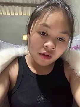 NhuFox online show from February 5, 2026, 8:10 am