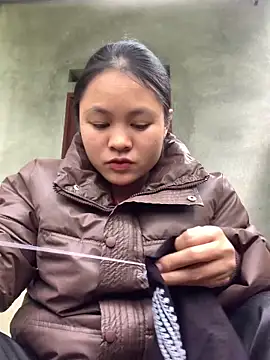 NhuFox online show from December 18, 2025, 6:18 am