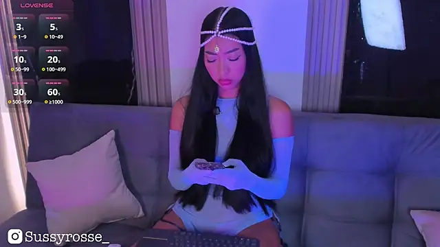 Snapshot of Sussyrosse_ chatting on October 17, 2025, 10:22 pm Sussyrosse  online show from October 17, 2025, 10:22 pm