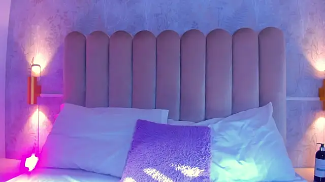 AliciaJerez1 online show from December 4, 2025, 8:41 pm