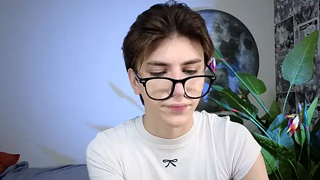 Oliver Starboy online show from October 10, 2025, 5:08 am