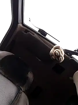 Snapshot of N_i_k_o_l_a_u chatting on November 1, 2025, 9:25 am N i k o l a u online show from November 1, 2025, 9:25 am