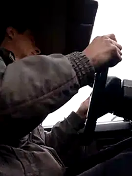 N i k o l a u online show from April 20, 2026, 1:03 pm