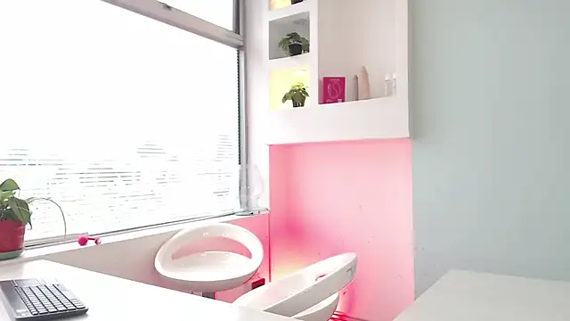 Snapshot of AmelieAndAce chatting on September 19, 2025, 1:04 pm AmelieAndAce online show from September 19, 2025, 1:04 pm