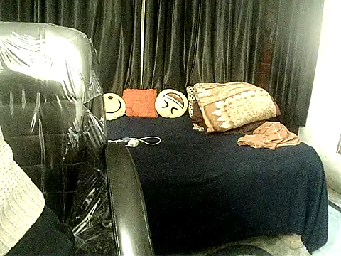 Snapshot of Anaconda-Mall chatting on December 17, 2025, 4:01 pm Anaconda-Mall online show from December 17, 2025, 4:01 pm