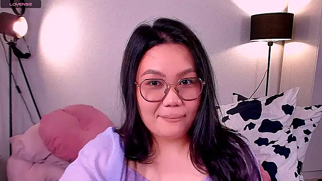 KellyOldridge online show from July 5, 2026, 9:10 pm