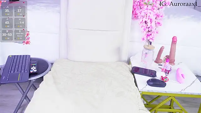 Auroraa x1 online show from February 5, 2026, 3:02 am