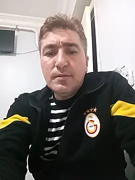 mert0359 online show from April 4, 2026, 9:43 pm