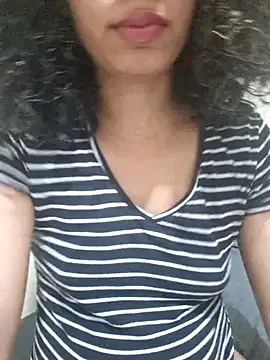 RavenShyfit online show from May 18, 2026, 8:46 pm