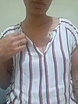 Snapshot of RavenShyfit chatting on November 22, 2025, 7:24 pm RavenShyfit online show from November 22, 2025, 7:24 pm