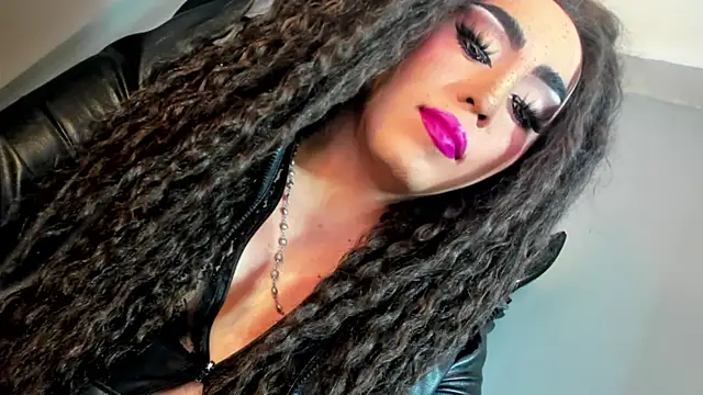 Snapshot of MagnaCumLoader17 chatting on December 1, 2025, 10:43 pm MagnaCumLoader17 online show from December 1, 2025, 10:43 pm