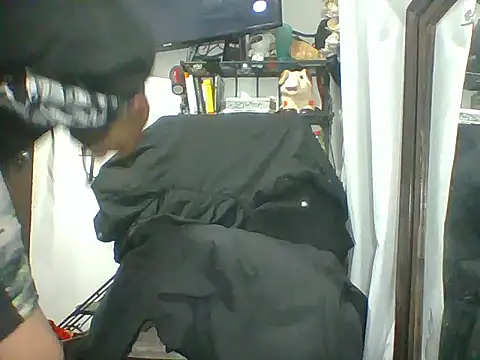 Snapshot of mexhotbi chatting on February 15, 2026, 4:35 am mexhotbi online show from February 15, 2026, 4:35 am