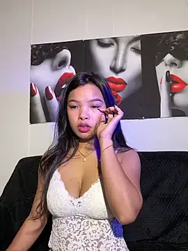 Snapshot of Sessash chatting on May 15, 2026, 11:03 pm Sessash online show from May 15, 2026, 11:03 pm