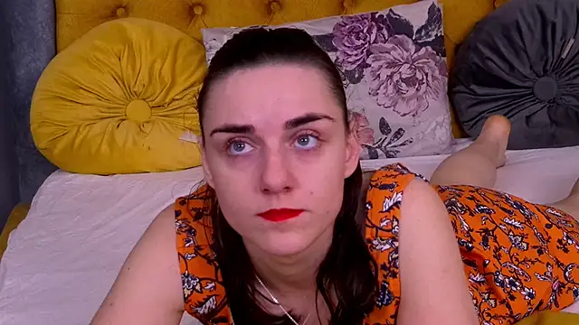 Jessica White  online show from December 19, 2025, 4:27 am