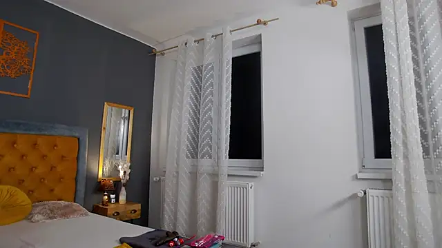 Snapshot of Jessica_White_ chatting on November 18, 2025, 5:00 am Jessica White online show from November 18, 2025, 5:00 am