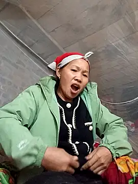 TinTin321 online show from November 3, 2025, 2:31 pm