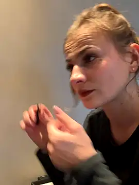 IsabellaEtha online show from November 6, 2025, 3:16 pm