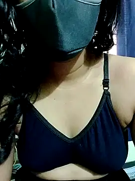 Snapshot of indumathi123 chatting on April 15, 2026, 7:14 am indumathi123 online show from April 15, 2026, 7:14 am