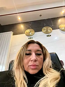 Snapshot of TheeaBlanco chatting on December 2, 2025, 6:26 am TheeaBlanco online show from December 2, 2025, 6:26 am