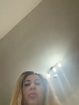 Snapshot of TheeaBlanco chatting on December 14, 2025, 2:07 am TheeaBlanco online show from December 14, 2025, 2:07 am