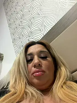 Snapshot of TheeaBlanco chatting on December 5, 2025, 6:17 pm TheeaBlanco online show from December 5, 2025, 6:17 pm