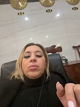 Snapshot of TheeaBlanco chatting on November 28, 2025, 4:18 pm TheeaBlanco online show from November 28, 2025, 4:18 pm