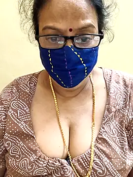 Snapshot of heera-rani chatting on December 1, 2025, 3:35 pm heera-rani online show from December 1, 2025, 3:35 pm