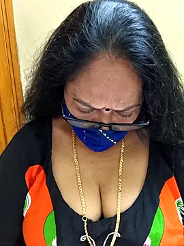 Snapshot of heera-rani chatting on November 30, 2025, 7:20 am heera-rani online show from November 30, 2025, 7:20 am