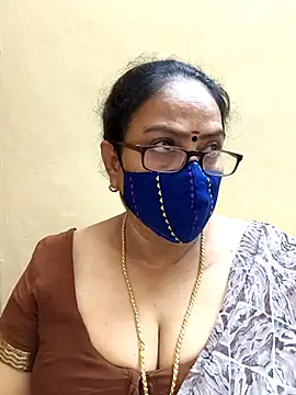 Snapshot of heera-rani chatting on November 5, 2025, 6:38 am heera-rani online show from November 5, 2025, 6:38 am