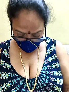 Snapshot of heera-rani chatting on November 22, 2025, 11:31 am heera-rani online show from November 22, 2025, 11:31 am