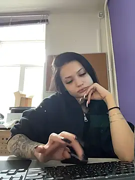 amy doessss online show from May 10, 2026, 9:46 am