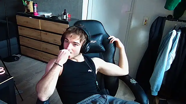 Snapshot of Rudi2007Eye chatting on February 19, 2026, 3:09 pm Rudi2007Eye online show from February 19, 2026, 3:09 pm