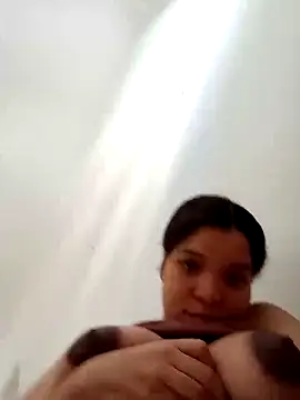 Snapshot of VictoriDior chatting on November 8, 2025, 3:26 pm VictoriDior online show from November 8, 2025, 3:26 pm