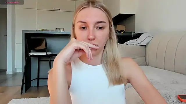 Snapshot of Sunny_Rina_ chatting on May 21, 2026, 6:22 am Sunny Rina online show from May 21, 2026, 6:22 am
