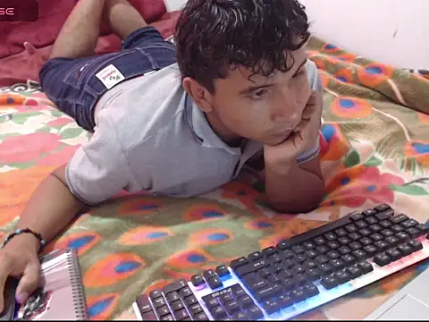 Snapshot of _Duvan_123 chatting on December 16, 2025, 4:00 pm Duvan 123 online show from December 16, 2025, 4:00 pm