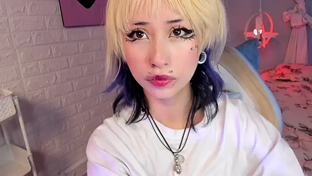 Snapshot of Hannahpage chatting on November 20, 2025, 12:39 pm Hannahpage online show from November 20, 2025, 12:39 pm