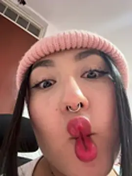 saranghae  online show from April 16, 2026, 2:56 am