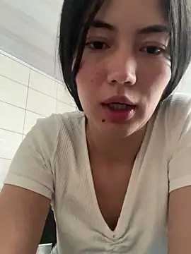 Snapshot of Tamygh_ chatting on December 14, 2025, 9:09 pm Tamygh online show from December 14, 2025, 9:09 pm