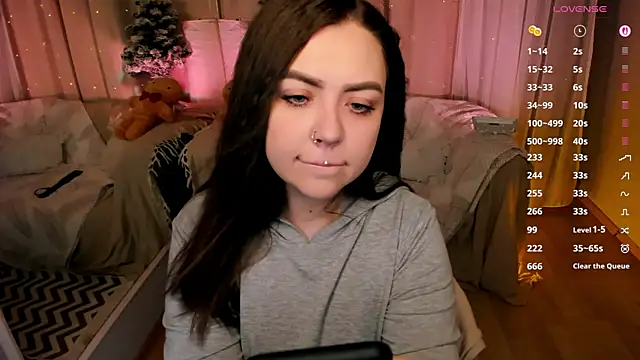 Snapshot of ashton_heidii chatting on December 17, 2025, 12:04 am ashton heidii online show from December 17, 2025, 12:04 am