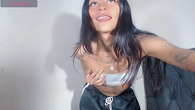 deborahotts online show from November 11, 2025, 4:07 am