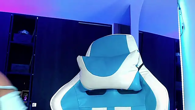 Snapshot of deborahotts chatting on April 8, 2026, 9:38 pm deborahotts online show from April 8, 2026, 9:38 pm