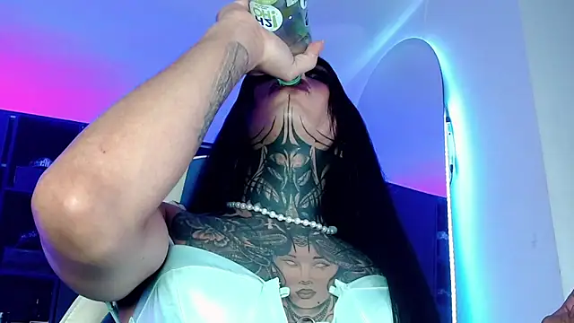 Snapshot of deborahotts chatting on April 8, 2026, 9:33 am deborahotts online show from April 8, 2026, 9:33 am