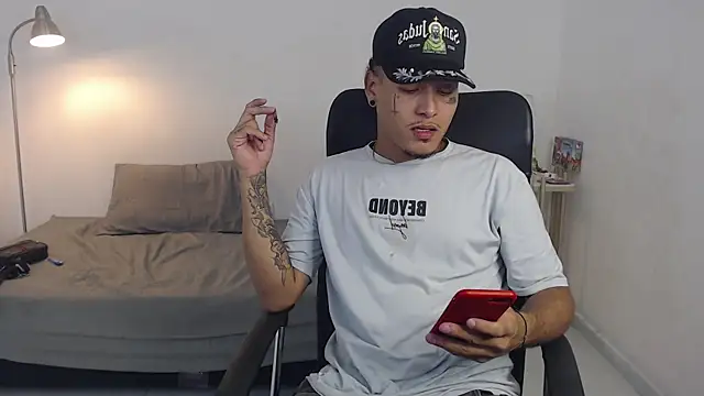 crow black00 online show from September 24, 2025, 4:08 am