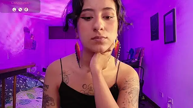 atenea dragon   online show from December 1, 2025, 9:59 pm