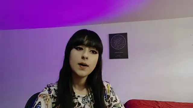 atenea dragon   online show from April 8, 2026, 8:32 pm