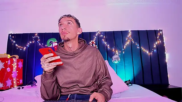 Snapshot of dominik_thompson777 chatting on November 24, 2025, 5:29 am dominik thompson777 online show from November 24, 2025, 5:29 am