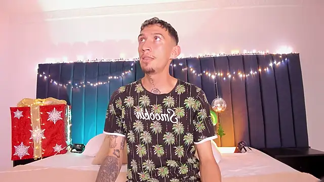 Snapshot of dominik_thompson777 chatting on November 15, 2025, 3:16 pm dominik thompson777 online show from November 15, 2025, 3:16 pm